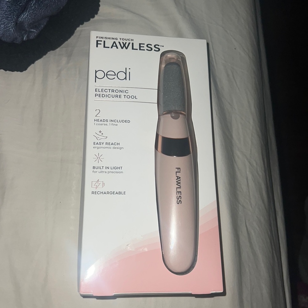 Finishing touch FLAWLESS pedi ELECTRONIC
PEDICURE TOOL brand new in box